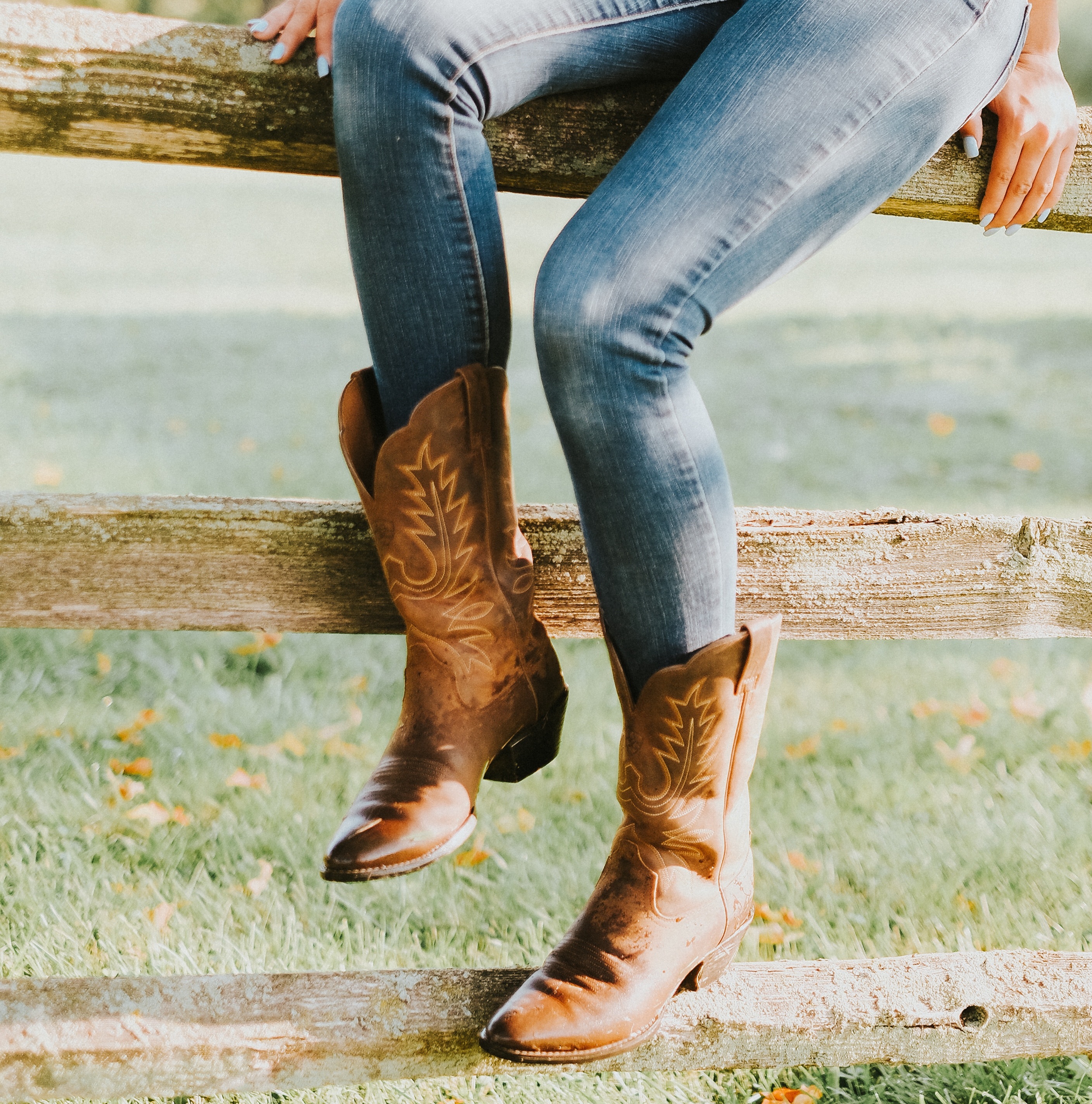 affordable women's cowboy boots